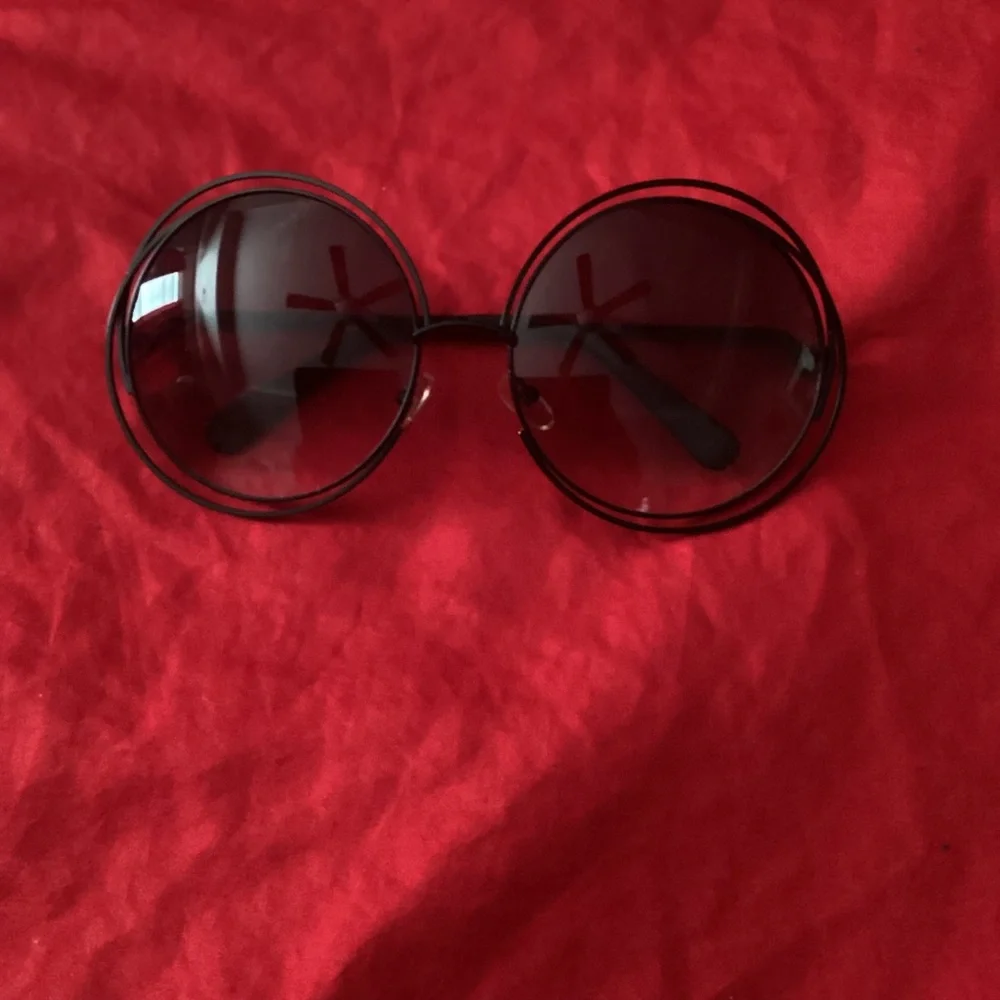 Chic Black Round Sunglasses
